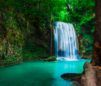 13 - Tropischer Wasserfall